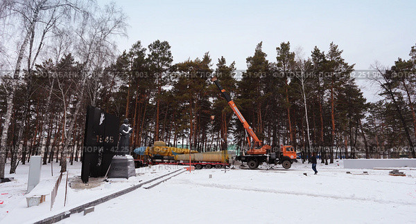 Доставка макета планера на место установки. Город Заводоуковск. (2023 год). Редакционное фото, фотограф Анатолий Матвейчук / Фотобанк Лори