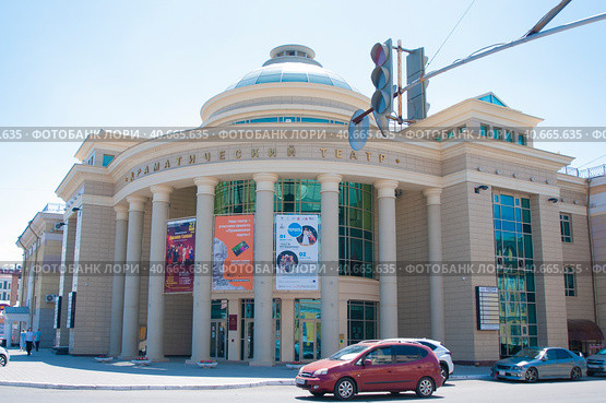 Драматический театр имени М. Горького в Оренбурге.Drama Theater named after M. Gorky in Orenburg (2023 год). Редакционное фото, фотограф Татьяна Шикова / Фотобанк Лори