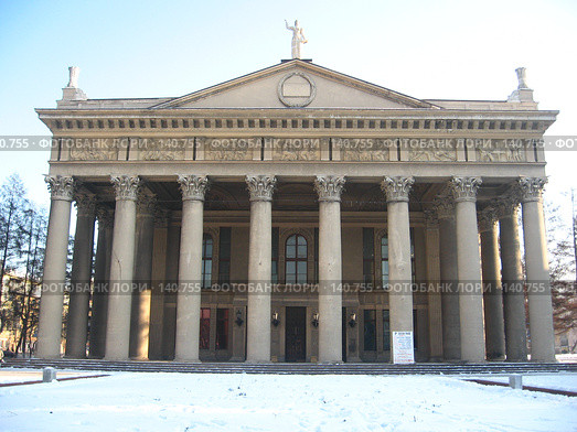 Драматический театр в Новокузнецке (2007 год). Стоковое фото, фотограф Александр Литовченко / Фотобанк Лори