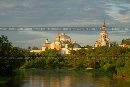 Древние стены Борисоглебского монастыря в утренних лучах (2006 год). Стоковое фото, фотограф Юрков Виктор Петрович / Фотобанк Лори