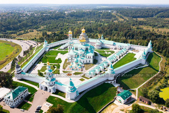 Drone view of the New Jerusalem Monastery in the city of Istra. Стоковое фото, фотограф Яков Филимонов / Фотобанк Лори
