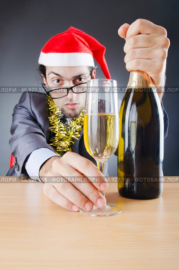 Drunken businessman after office christmas party. Стоковое фото, агентство Ingram Publishing / Фотобанк Лори