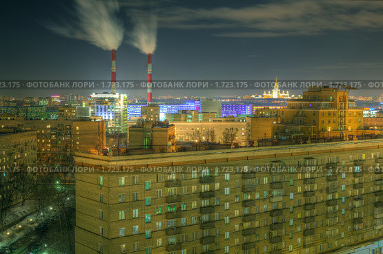 Две трубы ТЭЦ в Москве (2010 год). Стоковое фото, фотограф Kremchik / Фотобанк Лори