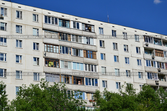 Двенадцатиэтажный четырёхподъездный панельный жилой дом 1605-АМ(1605АМ/12Ю), построен в 1978 году. Дубнинская улица, 28, корпус 1. Район Восточное Дегунино. Город Москва (2015 год). Редакционное фото, фотограф lana1501 / Фотобанк Лори