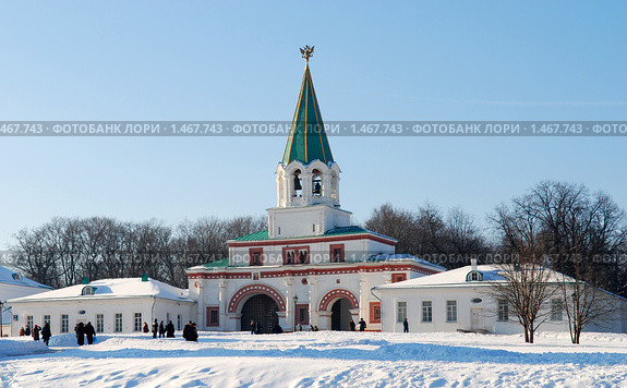 Дворцовые (Передние) Ворота. Приказные и полковничьи палаты. Коломенское. Москва (2010 год). Редакционное фото, фотограф E. O. / Фотобанк Лори