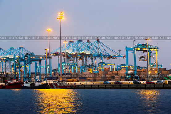 Early morning view of Port of Algeciras (2014 год). Стоковое фото, фотограф Яков Филимонов / Фотобанк Лори