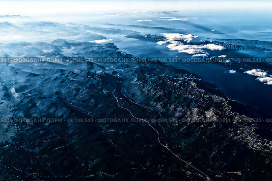 Earth Horizon Photo From 35.000 Feet Altitude. Стоковое фото, агентство Ingram Publishing / Фотобанк Лори