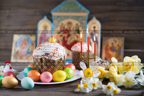Easter cake and painted eggs. Стоковое фото, фотограф Типляшина Евгения / Фотобанк Лори