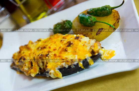 Eggplant stuffed with meat and bechamel. Стоковое фото, фотограф Яков Филимонов / Фотобанк Лори