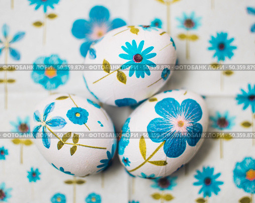 eggs easter flowers decoupaged. Стоковое фото, агентство Ingram Publishing / Фотобанк Лори