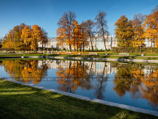 Екатерининский парк (Царское Село). Екатерининский дворец. Catherine Park (Tsarskoye Selo). Catherine Palace. (2021 год). Редакционное фото, фотограф Евгений Романов / Фотобанк Лори