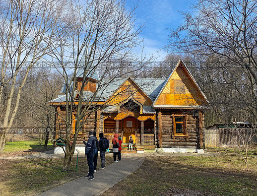 Эколого-просветительский центр "Царская пасека". Измайловский парк, Москва (2023 год). Редакционное фото, фотограф Мария Кылосова / Фотобанк Лори
