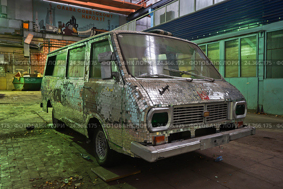 Эксклюзивный автомобиль (2016 год). Редакционное фото, фотограф Sashenkov89 / Фотобанк Лори