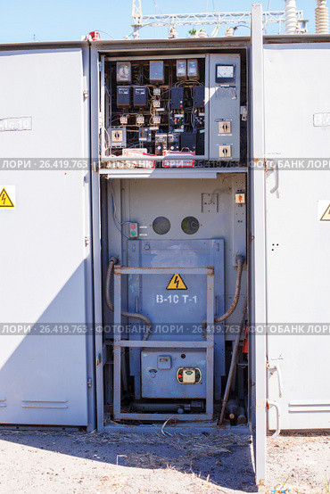 Electric equipment of power transformer substation (2017 год). Редакционное фото, фотограф Владимир Арсентьев / Фотобанк Лори