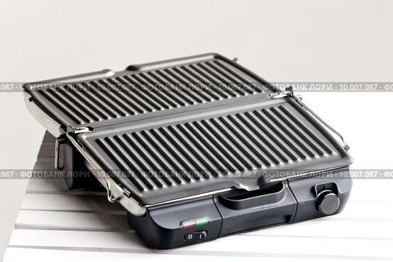 electric grill. Стоковое фото, фотограф Richard Semik / PantherMedia / Фотобанк Лори