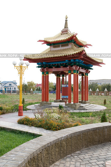 Элиста. Калмыкия. Пагода с молитвенным барабаном (2008 год). Стоковое фото, фотограф Румянцева Наталия / Фотобанк Лори