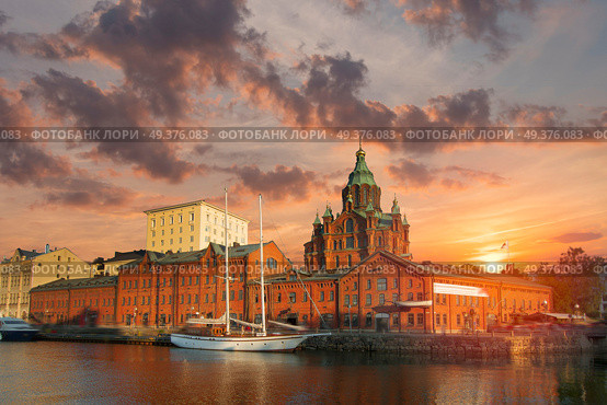 Embankment In Helsinki At Summer Evening, Finland. Uspenski Cathedral. . Стоковое фото, агентство Ingram Publishing / Фотобанк Лори