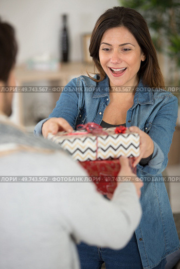 emotional lovely woman with unexpected look. Стоковое фото, агентство Ingram Publishing / Фотобанк Лори