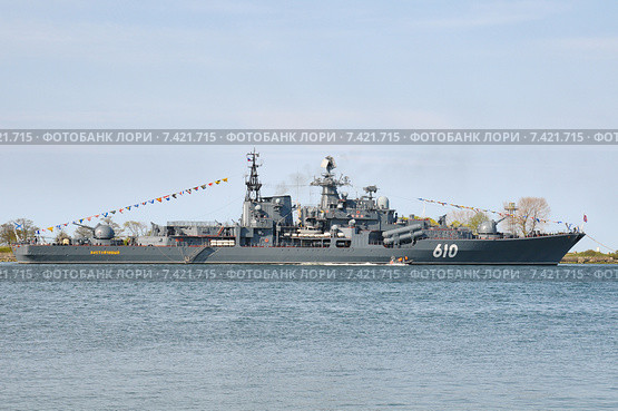 Эскадренный миноносец "Настойчивый". Балтийск (2015 год). Редакционное фото, фотограф Сергей Куров / Фотобанк Лори