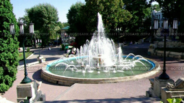 Ессентуки, фонтан в курортном парке (2011 год). Редакционное видео, видеограф Валерий Шилов / Фотобанк Лори