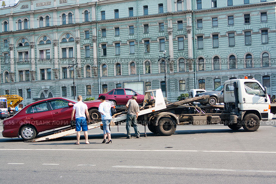 Эвакуация автомобиля (2010 год). Редакционное фото, фотограф Алексей Ширманов / Фотобанк Лори