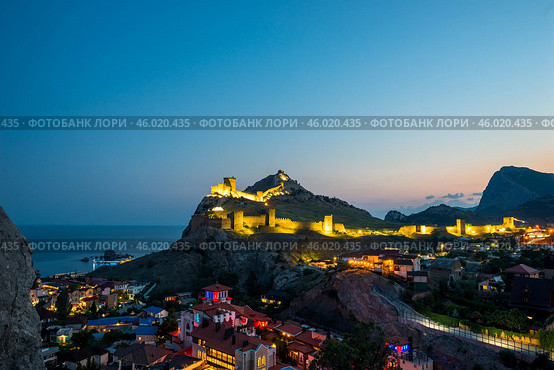 Evening view of the old picturesque Genoese fortress in the city of Sudak. Crimean Peninsula. Russia (2021 год). Стоковое фото, фотограф Константин Лабунский / Фотобанк Лори