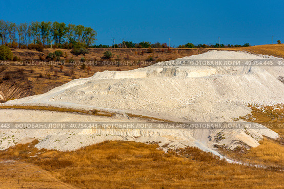 Excavations in chalky quarry, Voronezh Region, Russia. Стоковое фото, фотограф Анна Кривицкая / Фотобанк Лори