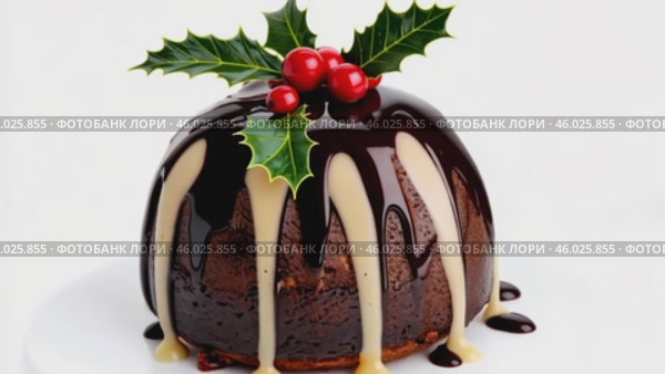 Festive fruit Christmas pudding isolated against a white background. Traditional dessert English cake with raisins, almonds, honey, rum, decorated with cranberries, holly leaves and chocolate glaze. Стоковое AI-видео, аниматор Марина Демидюк / Фотобанк Лори
