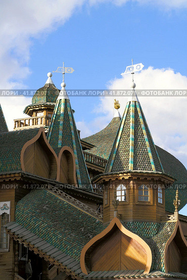 Фигурные крыши дворца Алексея Михайловича в Коломенском, Москва (2020 год). Редакционное фото, фотограф Александр Ледовской / Фотобанк Лори