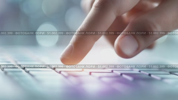 Finger pressing a key on a keyboard multiple times. Стоковое AI-видео, аниматор Юрий Поздников / Фотобанк Лори