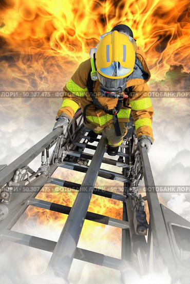 Firefighters rescued the survivors. Стоковое фото, агентство Ingram Publishing / Фотобанк Лори
