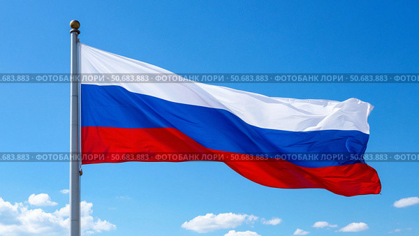Флаг России на флагштоке, развевающийся на ветру, на фоне синего неба. Стоковое AI-изображение, AI-художник Ирина Гильмуллина / Фотобанк Лори