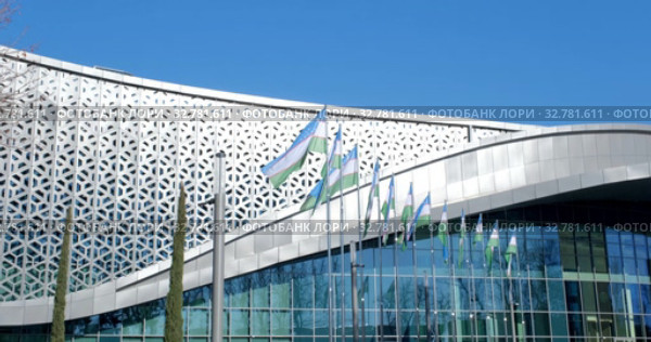 Флаги Узбекистана Tashkent City. Стоковое видео, видеограф Marat Ubaydullaev / Фотобанк Лори