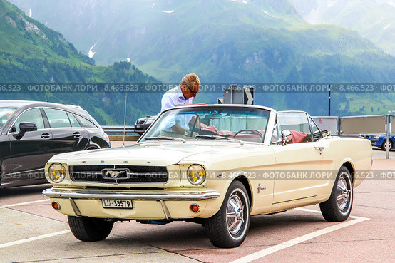 Ford Mustang (2014 год). Редакционное фото, фотограф Art Konovalov / Фотобанк Лори