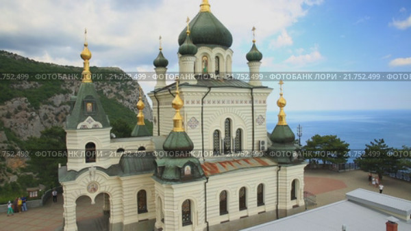 Форосская церковь в Крыму. Видео с коптера. MOV. Стоковое видео, видеограф Евгений Ковалев / Фотобанк Лори