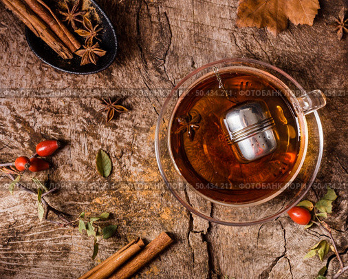 front view tea glass with cinnamon. Стоковое фото, агентство Ingram Publishing / Фотобанк Лори