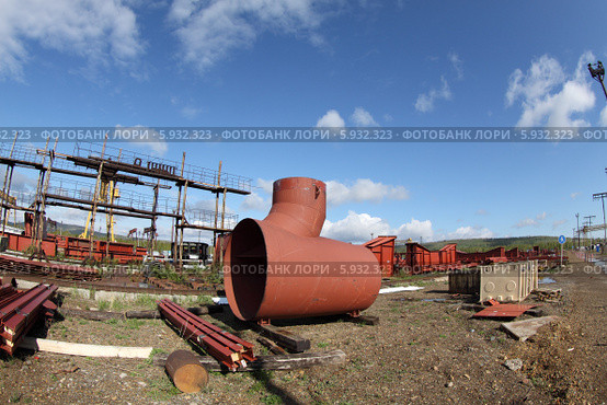 Газоходы котла. Полигон хранения технологического оборудования (2014 год). Редакционное фото, фотограф Валерий Акулич / Фотобанк Лори