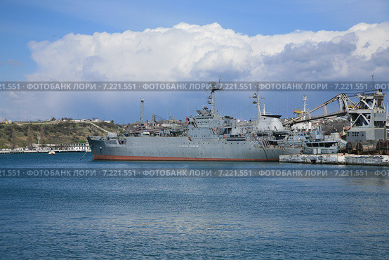 Генерал Рябиков - Морской транспорт вооружения ВМФ России (2006 год). Редакционное фото, фотограф Наталья Фирсова / Фотобанк Лори