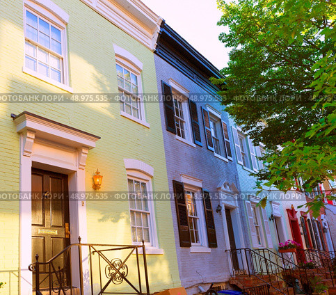 Georgetown historical district townhouses facades Washington DC in USA. Стоковое фото, агентство Ingram Publishing / Фотобанк Лори