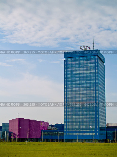 Главное здание ОАО "АвтоВАЗ". Тольятти (2008 год). Редакционное фото, фотограф Liseykina / Фотобанк Лори