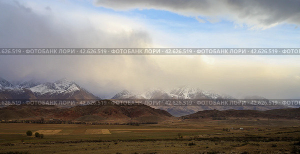 Горный пейзаж Кыргызстана (2023 год). Стоковое фото, фотограф Римма Тельнова / Фотобанк Лори
