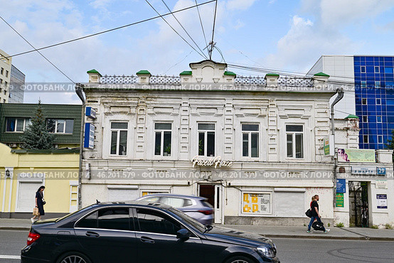 Город Екатеринбург, улица 8 Марта, дом 23 (Бывшее здание лавки мещанина Рязанова И.Д. (2024 год). Стоковое фото, фотограф Александр Тараканов / Фотобанк Лори