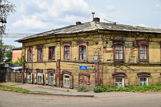 Город Иркутск. Дом-комплекс Дашевского 1890 год. Улица Киевская, дом 35 (2024 год). Стоковое фото, фотограф Александр Тараканов / Фотобанк Лори
