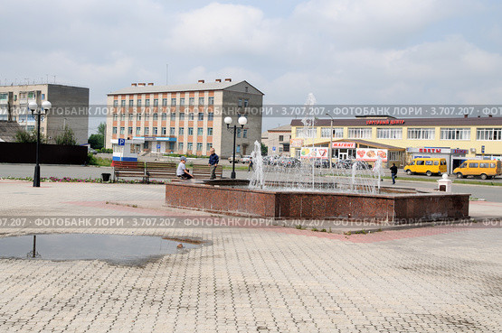 Город Ишим. Городской фонтан (2012 год). Редакционное фото, фотограф Александр Тараканов / Фотобанк Лори