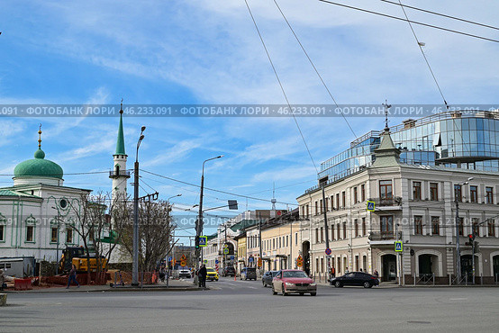 Город Казань. Мечеть Нурулла. Улица Парижской Коммуны. Старо-Татарская слобода (2024 год). Стоковое фото, фотограф Александр Тараканов / Фотобанк Лори