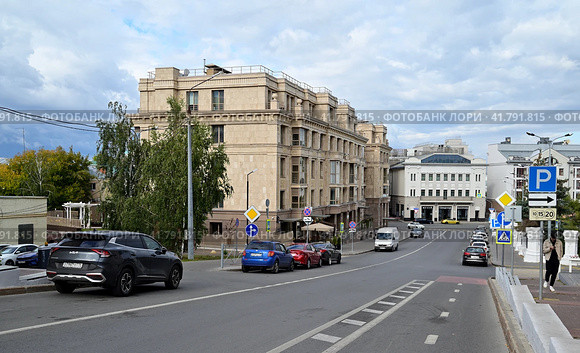 Город Казань. Улица Дзержинского 6Б. Жилой комплекс "Odetta". Республика Татарстан (2023 год). Редакционное фото, фотограф Александр Тараканов / Фотобанк Лори