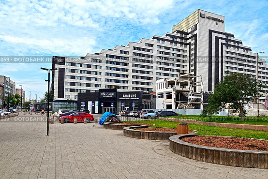 Город Красноярск. Общественно-деловой центр Метрополь (2024 год). Редакционное фото, фотограф Александр Тараканов / Фотобанк Лори