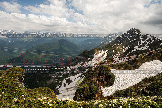 Город Сочи. Роза Хутор. Горный пейзаж летним днём (2024 год). Стоковое фото, фотограф Игорь Низов / Фотобанк Лори
