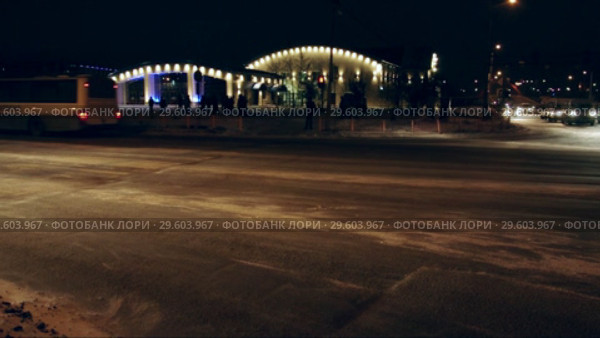 Город Сургут зимой. Автостанция. City in the early morning. Bus station (2017 год). Редакционное видео, видеограф Евгений Романов / Фотобанк Лори