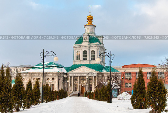 Город Тула. Церковь Флора и Лавра в зимнее время на фоне голубого неба (2015 год). Стоковое фото, фотограф Игорь Низов / Фотобанк Лори